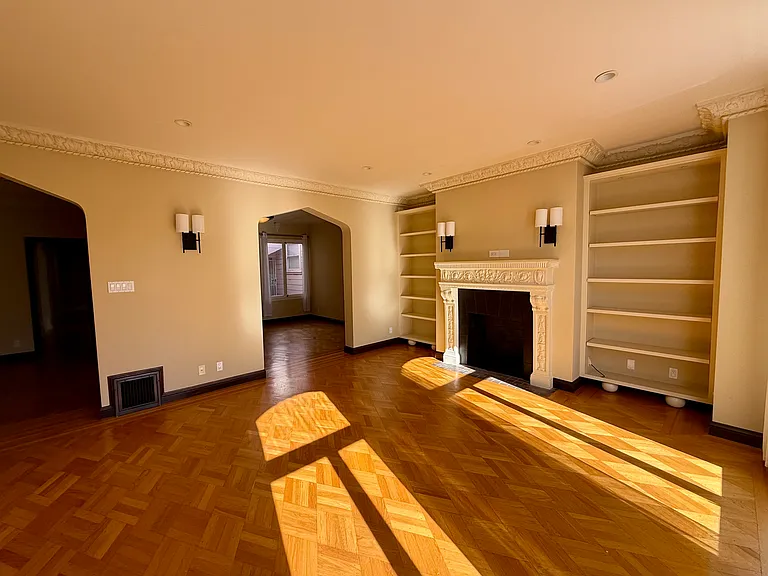 3542 Webster St — Photo 2