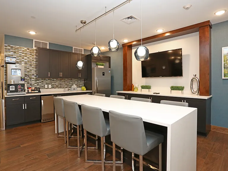 Colonial Pointe at Franklin Lakes — Photo 32