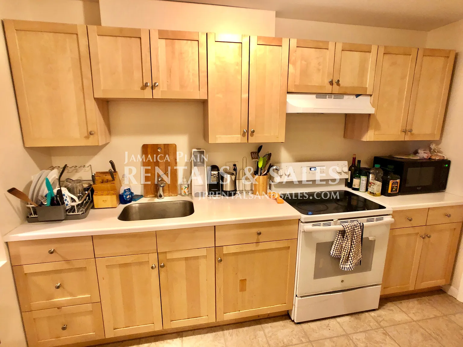 2 bed, 1.0 bath, 800 sqft, $2,500 — Photo 2