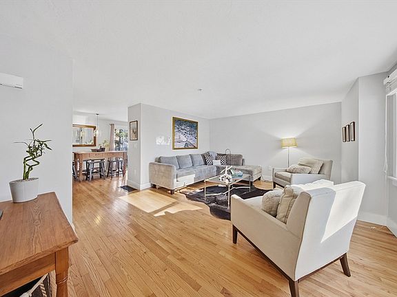 2nd image of 50 Pinecrest Vlg Unit 50