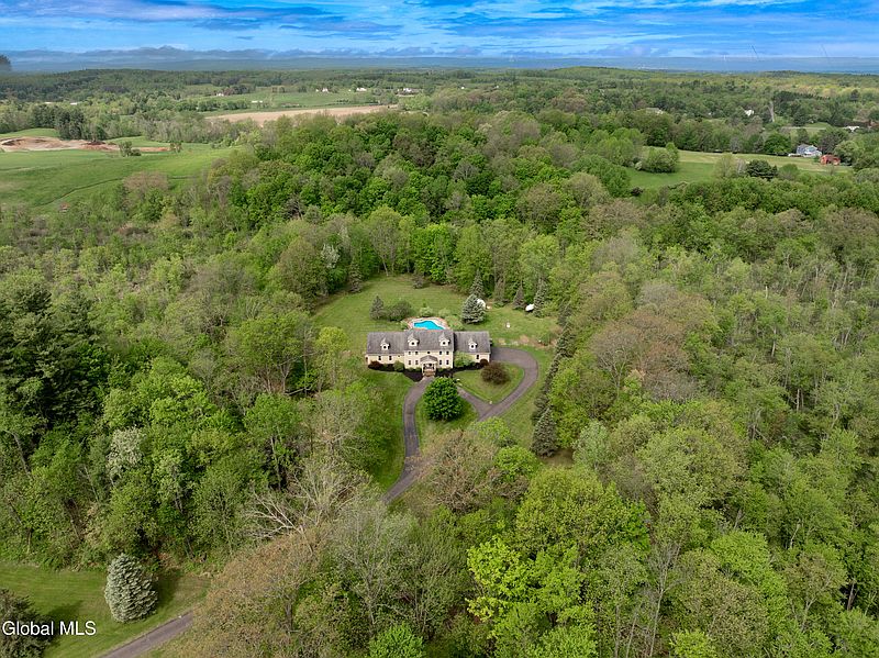3rd image of 20 Stony Knoll