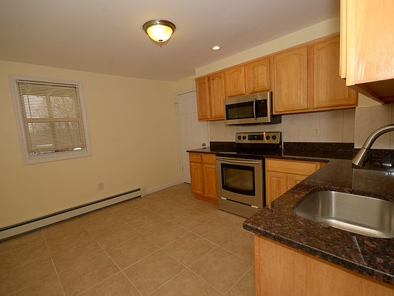 Eat in space in Kitchen