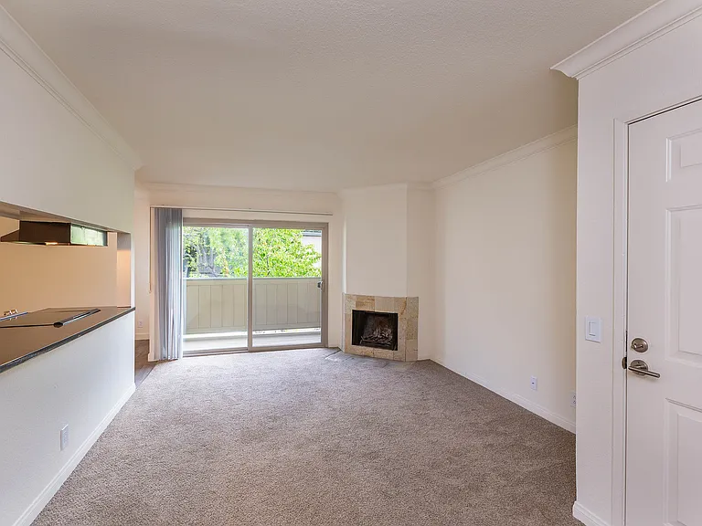 Elan Seacrest Apartment Homes — Photo 8