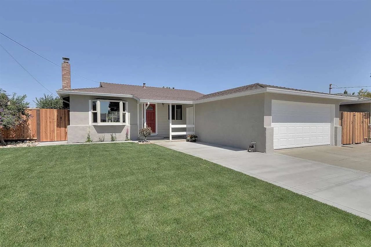 36054 Rosewood Dr photo 1