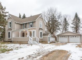 1992 Hoppe Rd, Chelsea, MI 48118