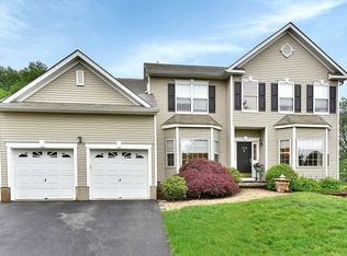 324 Pinnacle Dr, Lake Hopatcong, NJ 07849