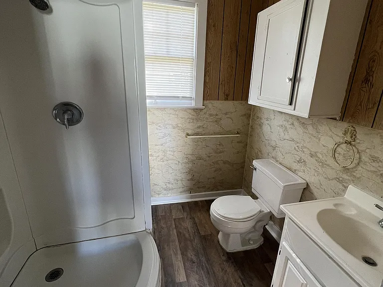 2408 Stanton St — Photo 9