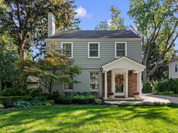 203 Aqua Ct, Royal Oak, MI 48073