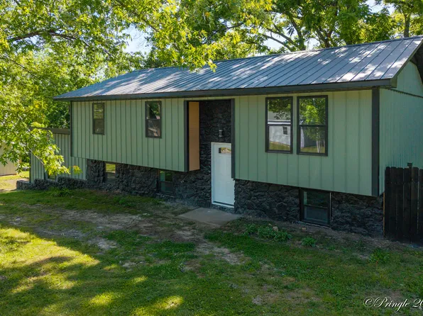 1237 Columbus Street, West Plains, MO 65775