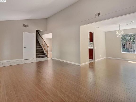 5th image of 4836 Rose Way
