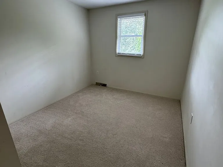 1943 Aster Rd — Photo 12