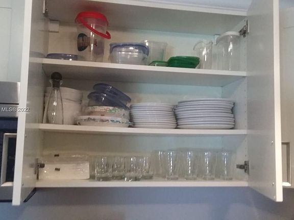 5th image of 501 SE 8th St APT 201