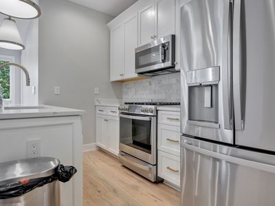 5305 Connecticut Ave NW APT 4, Washington, DC, 20015