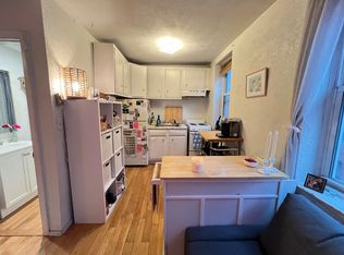 35 Charter St APT 9, Boston, MA 02113
