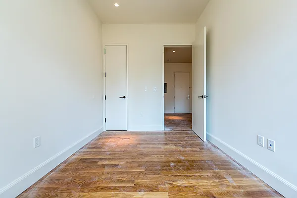 Rented by Nooklyn NYC LLC | media 63