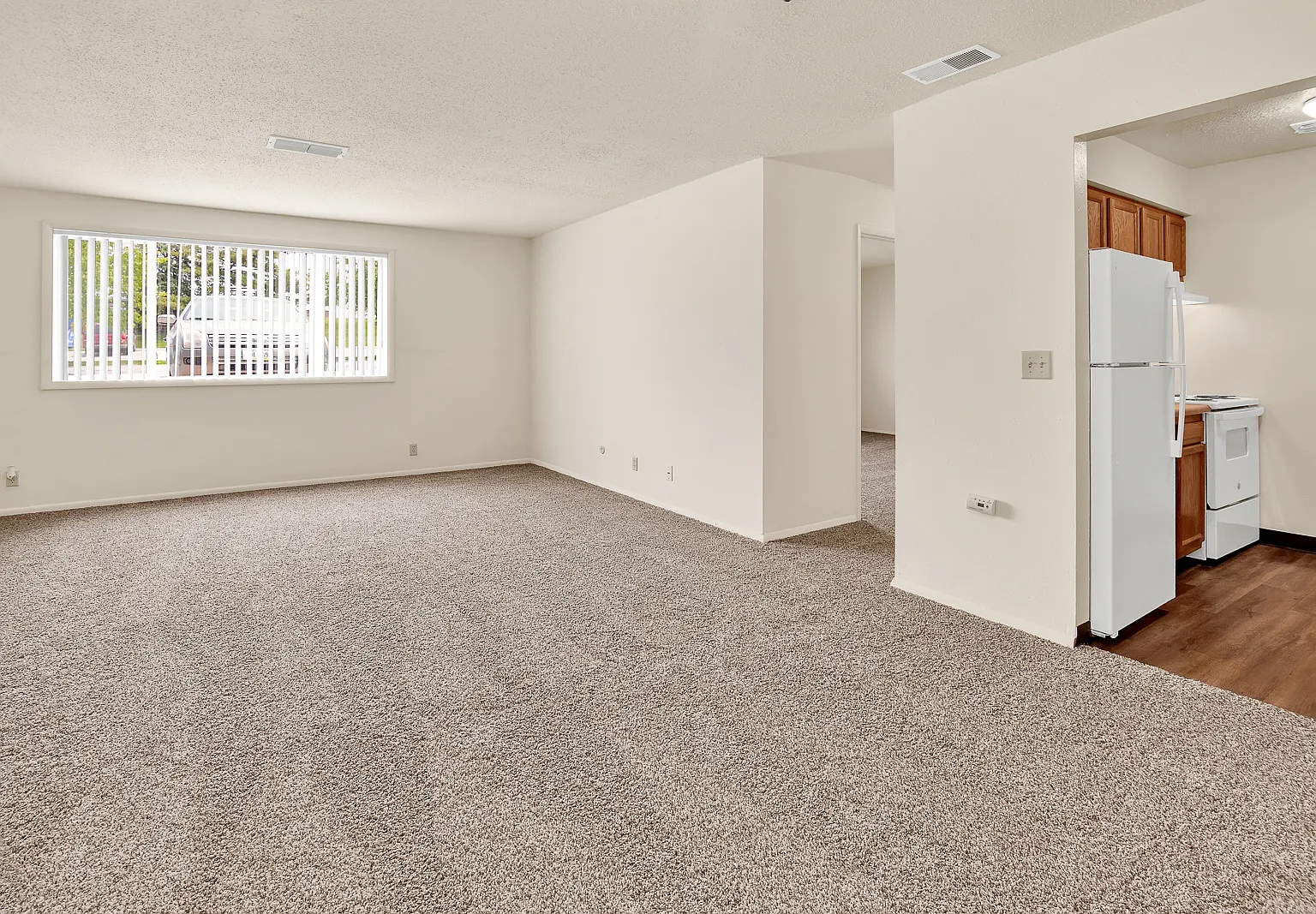 Kimberly Club Apartments — Photo 2