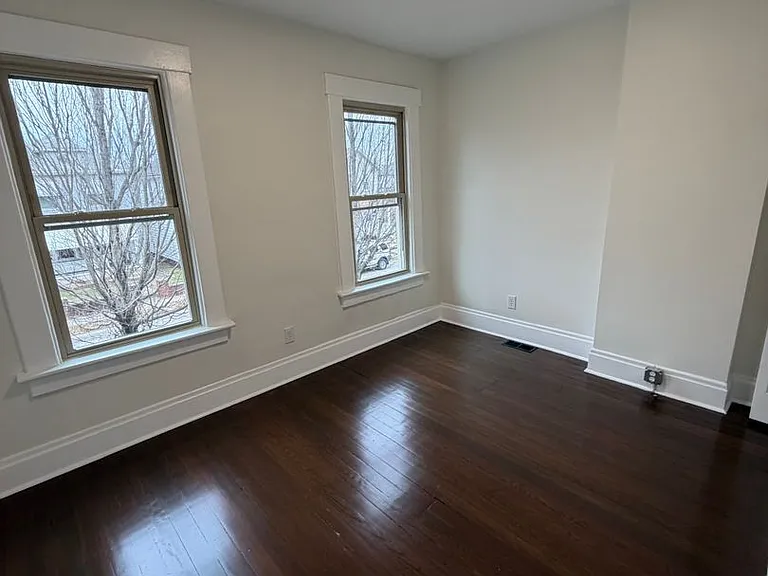 425 Hanford St — Photo 7