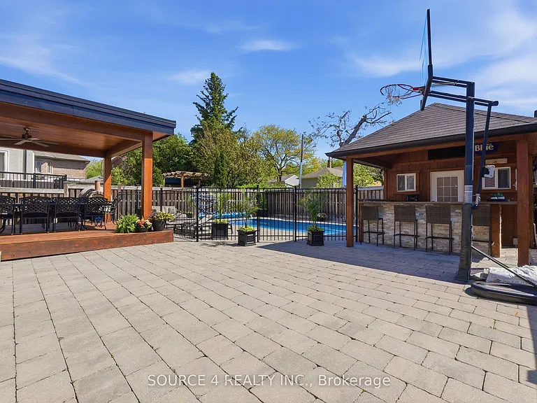 39 Amesbury Dr — Photo 41