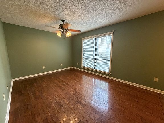 4th image of 5712 Los Gatos Dr APT 1