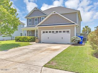 537 Foxfield Ct, Hampstead, NC 28443