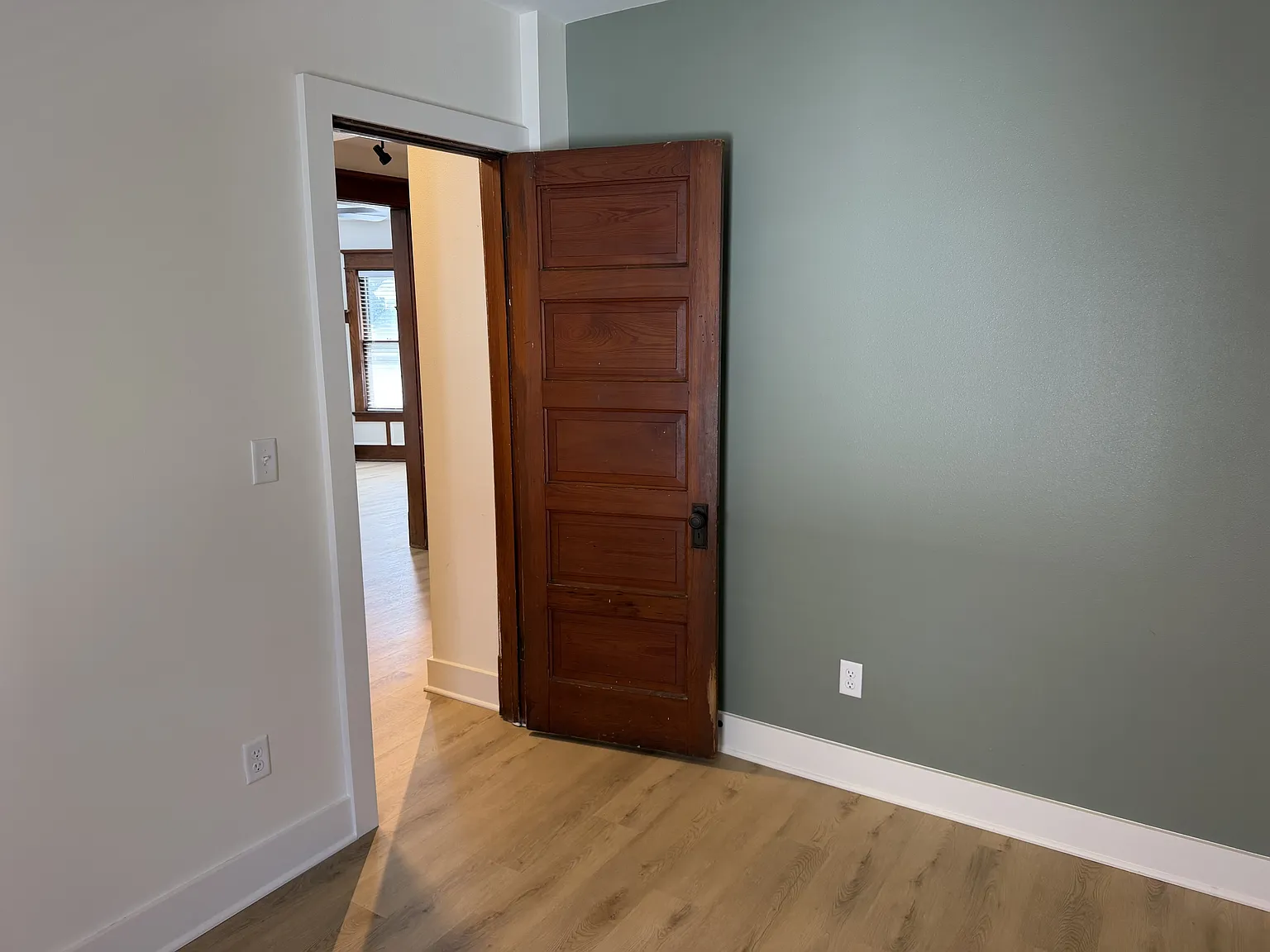 201 W Park Ave — Photo 3