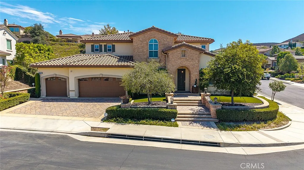 5 bed, 4.5 bath, 3595 sqft, $12,000 — Photo 1