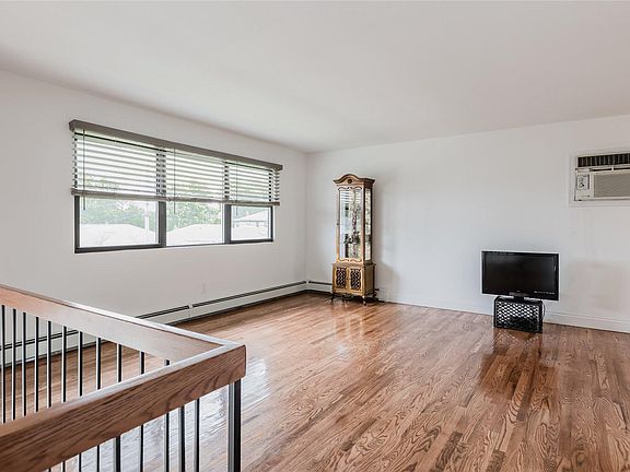 4th image of 26 James St