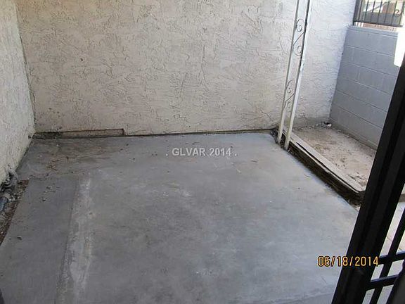 2nd image of 3956 Voxna St