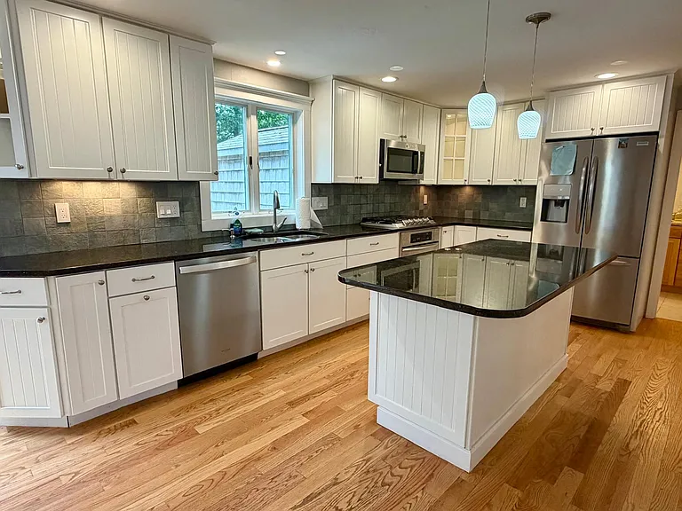 12 Anthony Dr — Photo 4