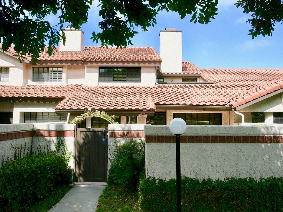 1st image of 421 Las Palomas Dr