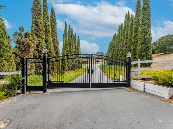 475 Brown Rd, San Juan Bautista, CA 95045