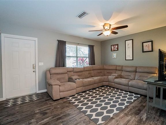 4th image of 565 Corto Andra St