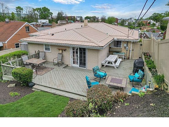 3rd image of 2711 Whitehaven Blvd