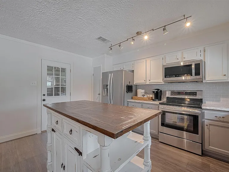 9526 Sandy Ln — Photo 21