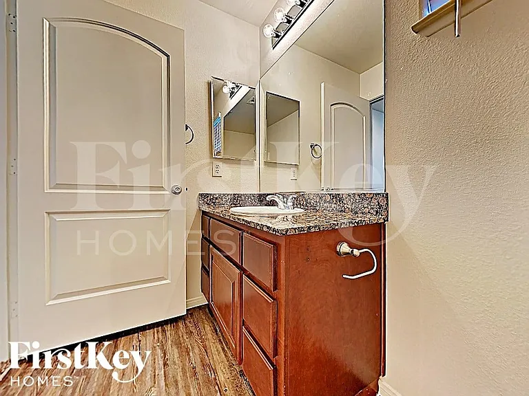 2045 Houdini St — Photo 14