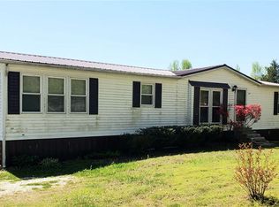 1686 Lick Ck Rd, Big Sandy, TN 38221