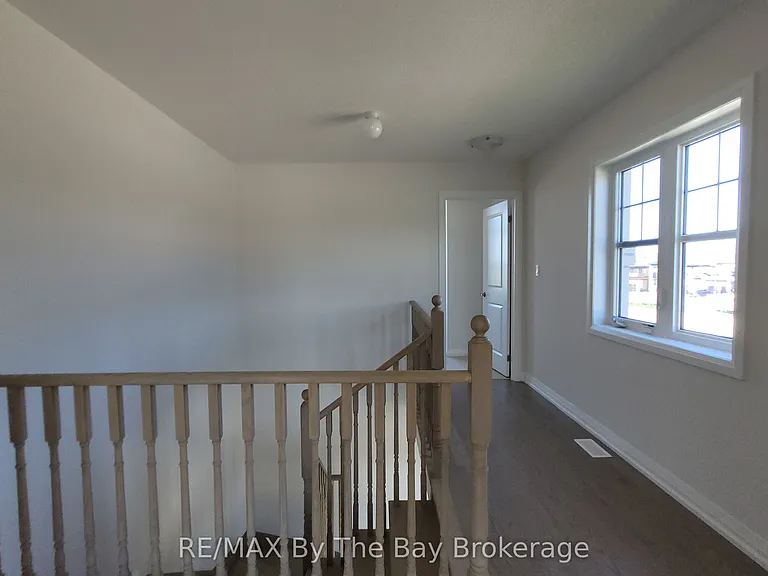 194 Union Blvd — Photo 25