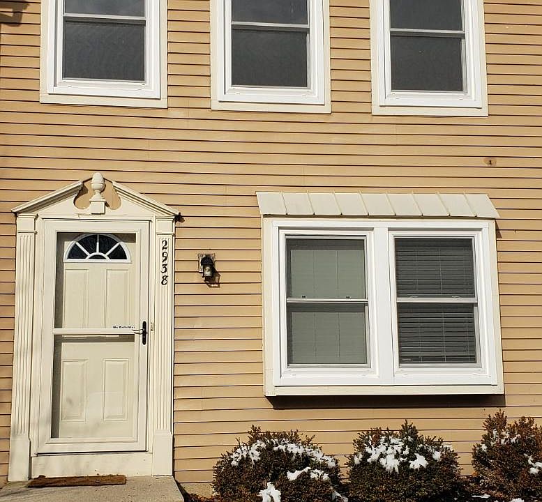 2nd image of 2938 Hollyhead Dr