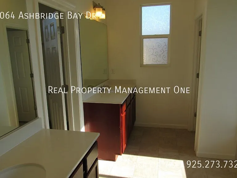 1064 Ashbridge Bay Dr — Photo 20