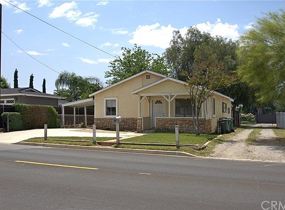 2nd image of 383 W Avenue L