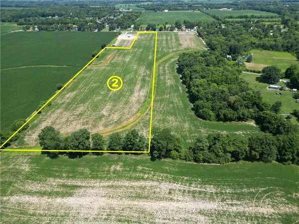 2 W Jackson Rd, Springfield, OH 45502