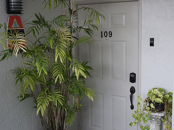 5th image of 522 Pinellas Bayway S APT 109