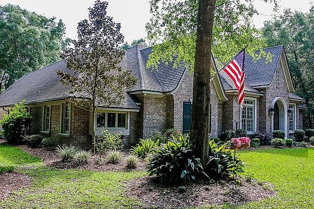 1st image of 322 NW Country Lake Dr