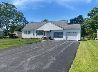 211 Vanida Dr, Camillus, NY 13031