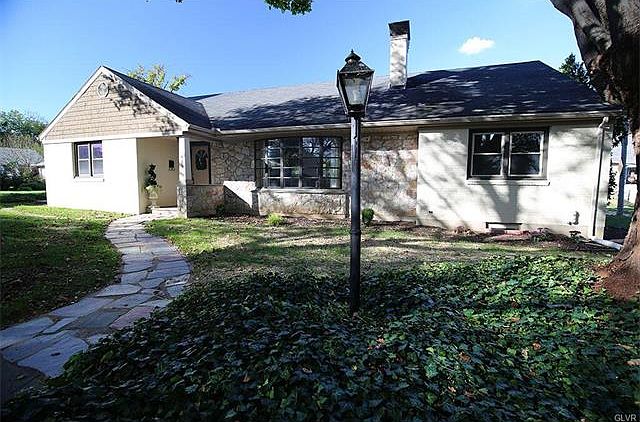 1st image of 619 Dewberry Ave