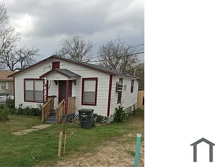 1206 Henderson St — Photo 3