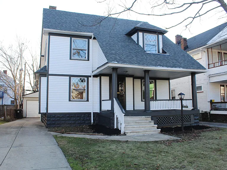 11920 Browning Ave — Photo 2