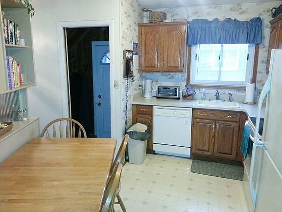 4th image of 22819 Saint Joan St