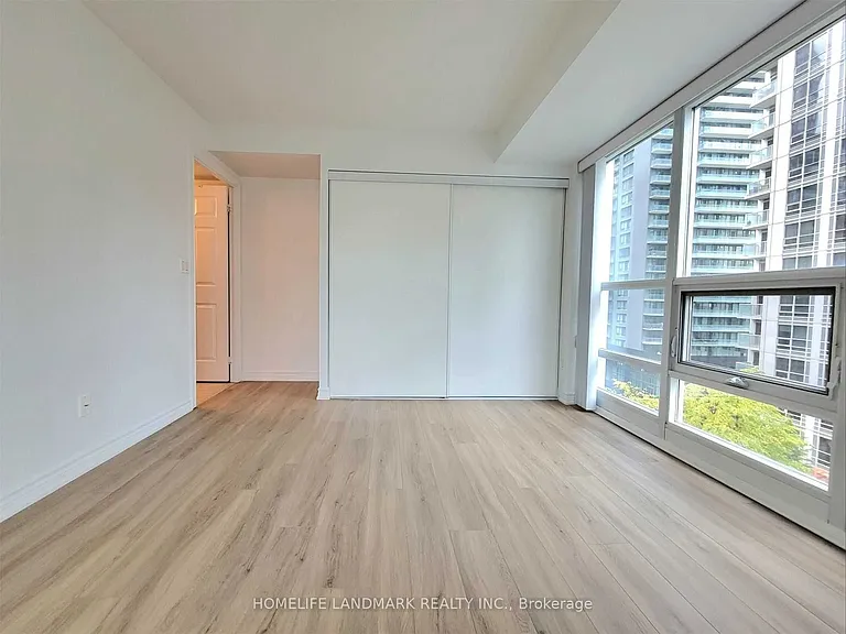 761 Bay St #402 — Photo 13