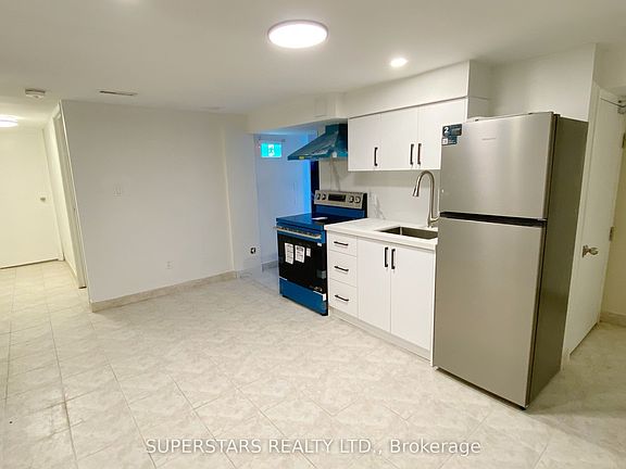 2nd image of 122 Huron St #1